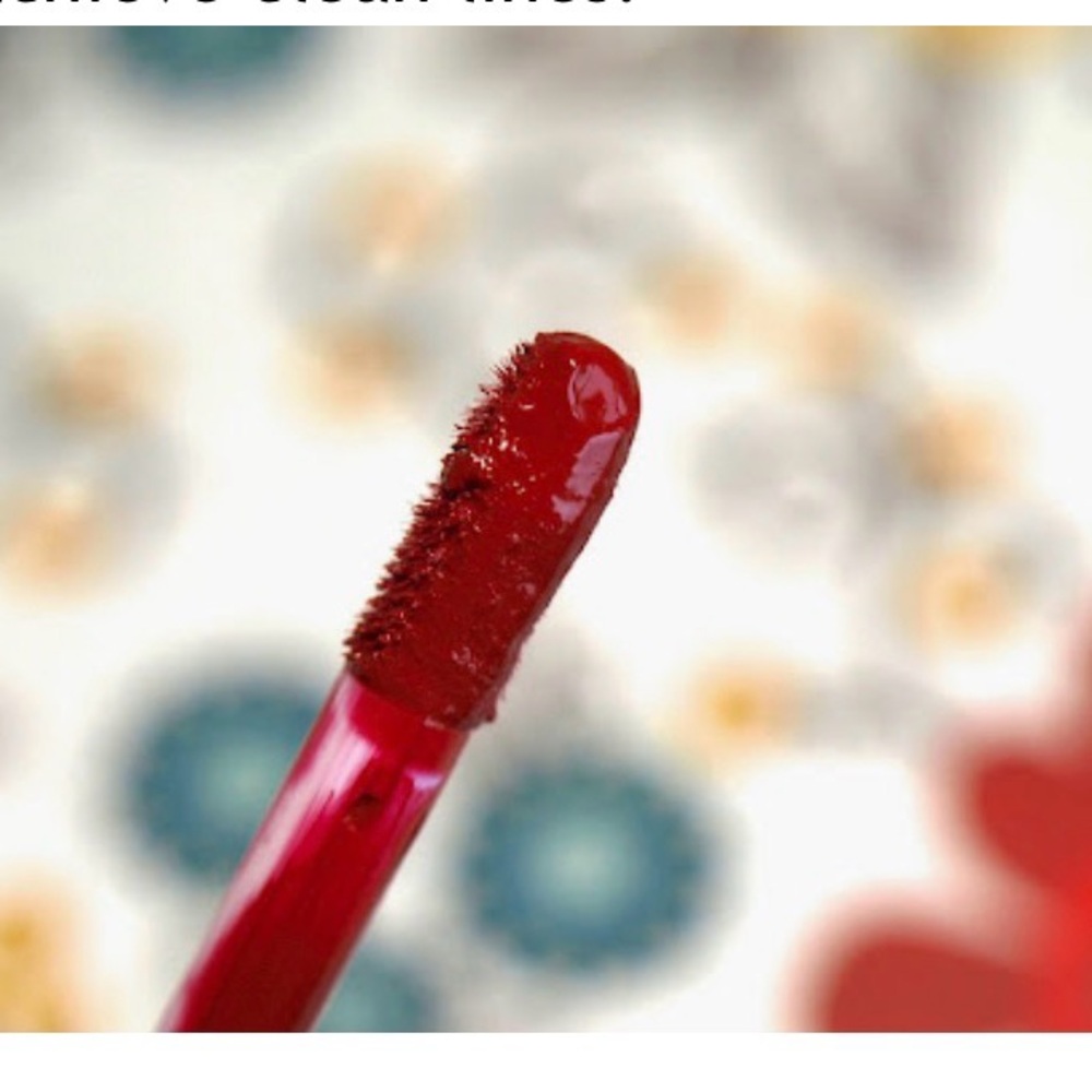 Stila FIERY Red Liquid Lipstick - Vibrant Red Finish - Picture 3 of 5